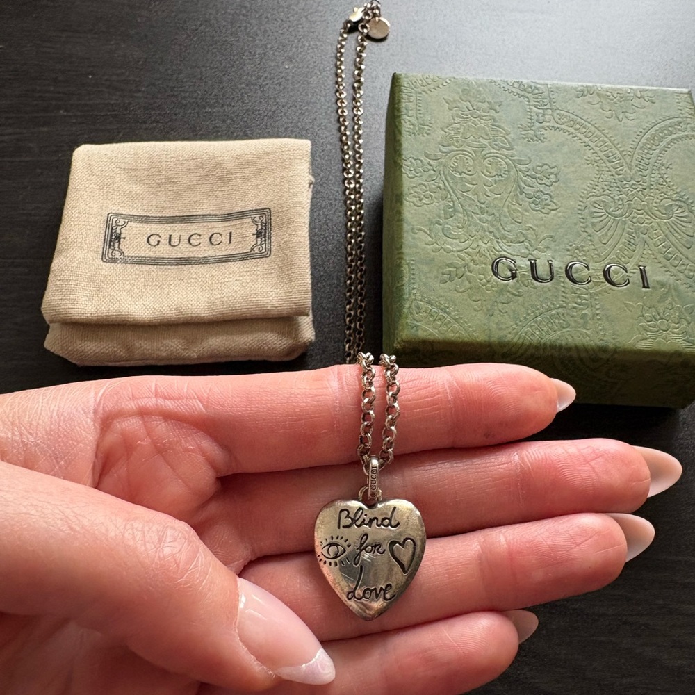 Gucci Silver Blind For Love Heart Pendant Necklace - Picture 5 of 7